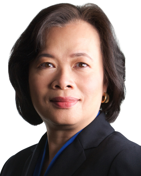 Quynh T. Hoang Headshot